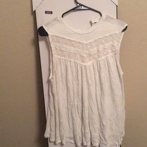 White top with crochet